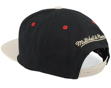 Chicago Bulls Pin Drop Black/Stone Snapback - Mitchell & Ness 3 Chicago Bulls Pin Drop Black/Stone Snapback - Mitchell & Ness – Image 3
