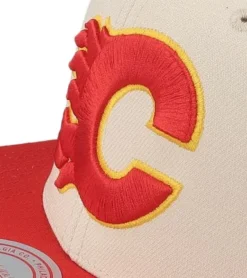 Calgary Flames Vintage Off White Snapback - Mitchell & Ness -Casquettes Snapparis Boutique 196294857830 6